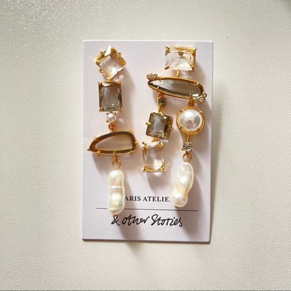 & Other Stories Pearl Earrings✨ - Picture 2 of 3